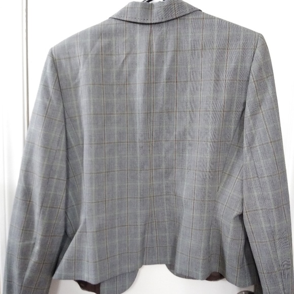 Tahari Gray Plaid Blazer - Picture 2 of 4